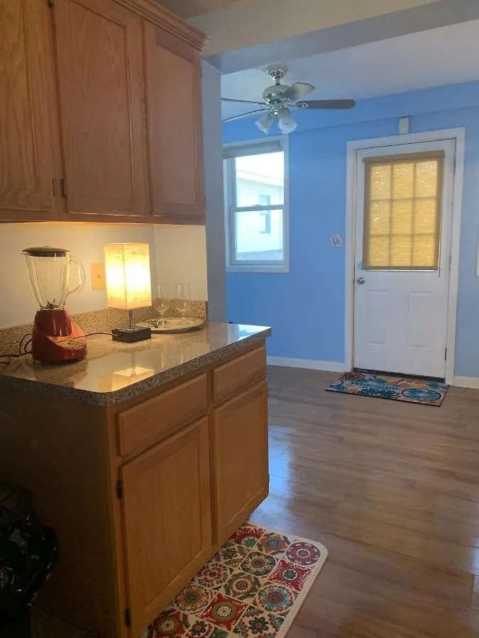 Mermaids & Mutts Bungalow North Camellia Acres Holiday home