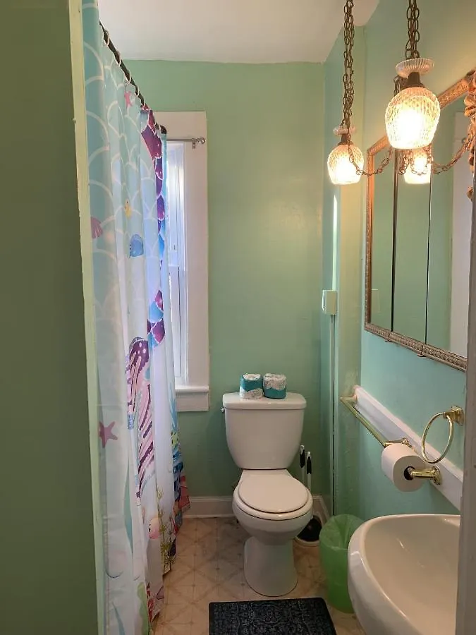 Mermaids & Mutts Bungalow North Camellia Acres Holiday home